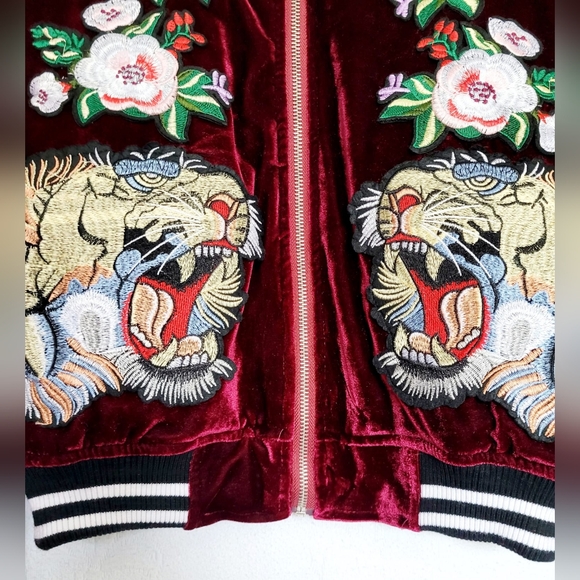 36•5 Women Velvet/Velour Embroidered BomberJacket Burgundy Full Zip Small/Medium - Picture 4 of 16